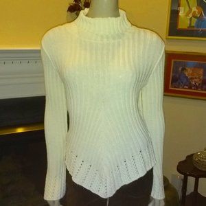 EYECATCHING FASHION BUG SWEATER  Medium   LOVE IT!